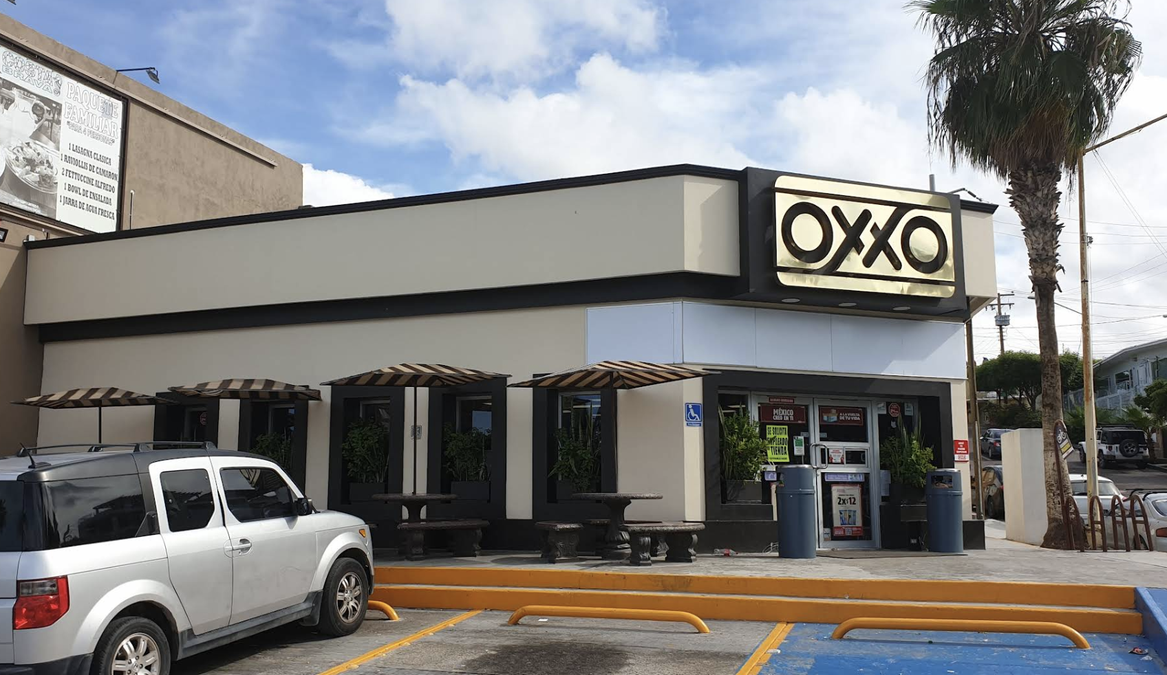 Oxxo Malecón La Paz